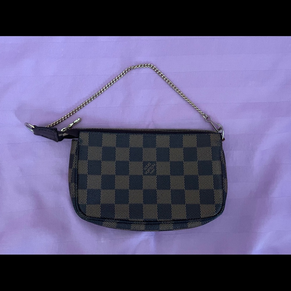 Louis Vuitton Pochette Accessoires - Bucket. In Damier Ebene.